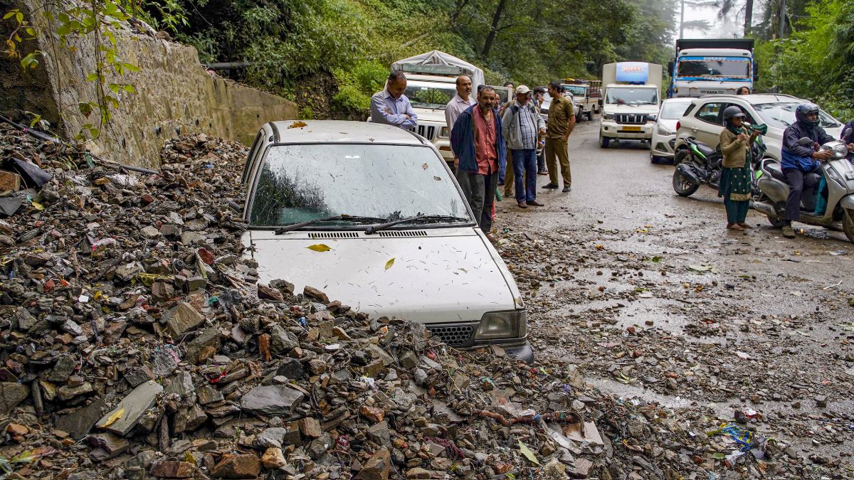 मानसून से मरने वालों की संख्या इस राज्य में हुई 312, बारिश और सड़क दुर्घटनाओं में भी गई कई लोगों की जान