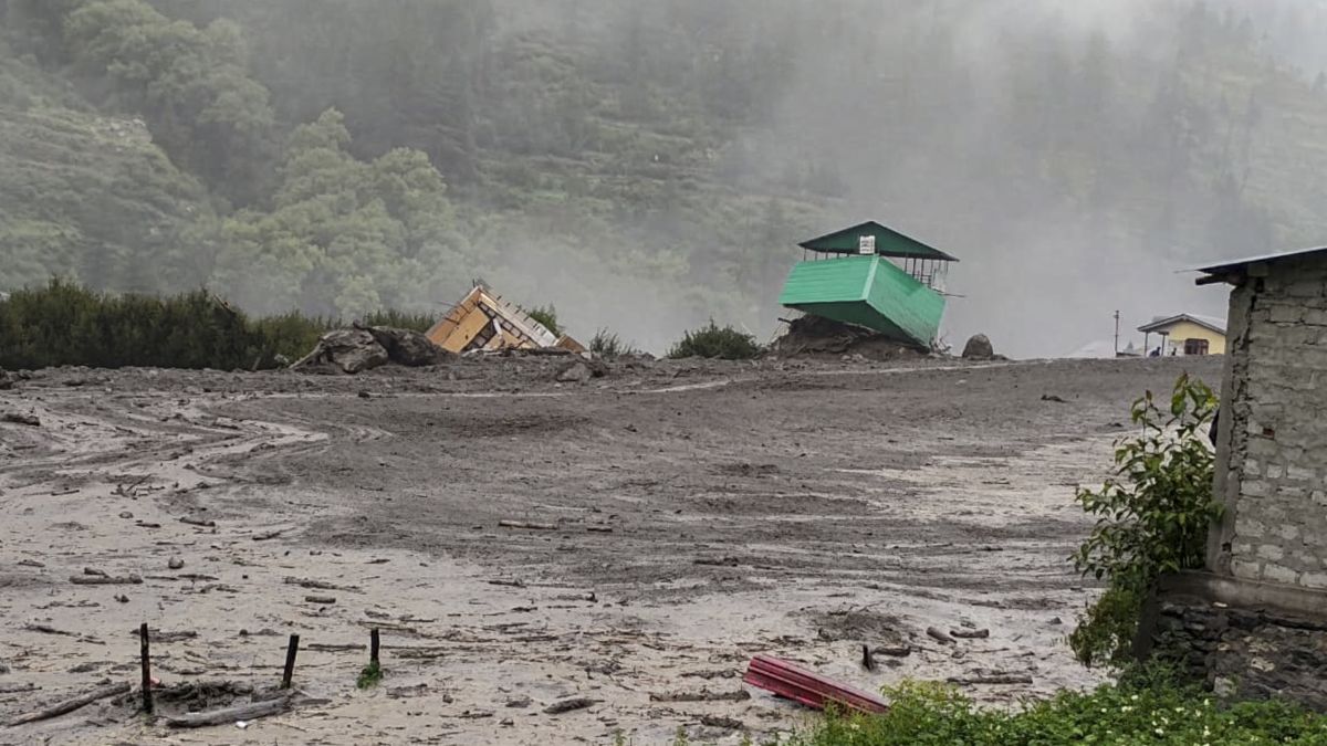 जम्मू-कश्मीर में देर रात फिर फटा बादल, 3 की मौत, कई लोग हैं लापता, शुरू किया गया रेस्क्यू ऑपरेशन