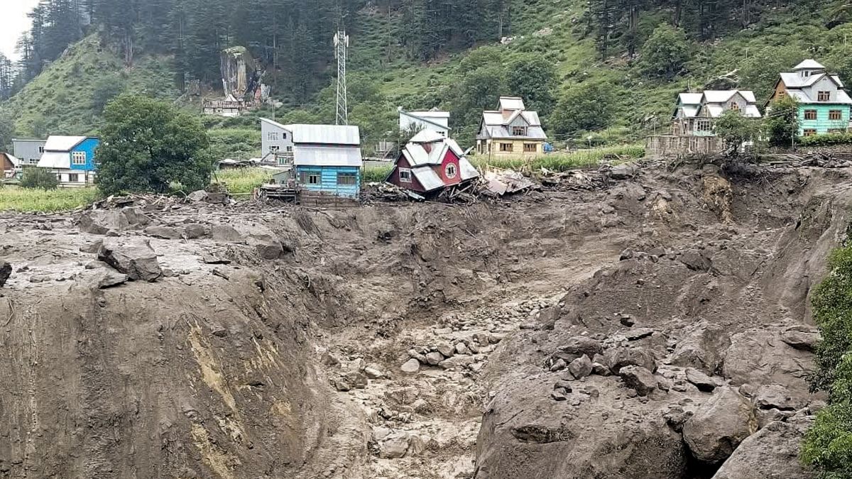 किश्तवाड़ में बादल फटने से भारी तबाही, CRPF के 2 जवानों समेत 46 की मौत, सैकड़ों लापता