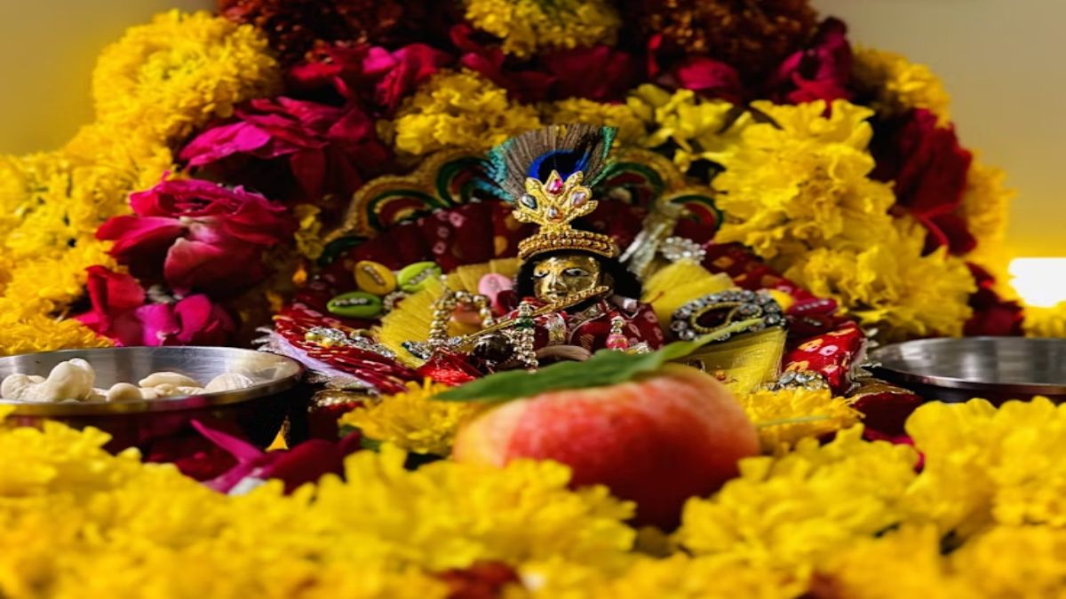15 या 16 अगस्त आखिर कब मनाई जाएगी कृष्ण जन्माष्टमी? जानें सही डेट और शुभ मुहूर्त