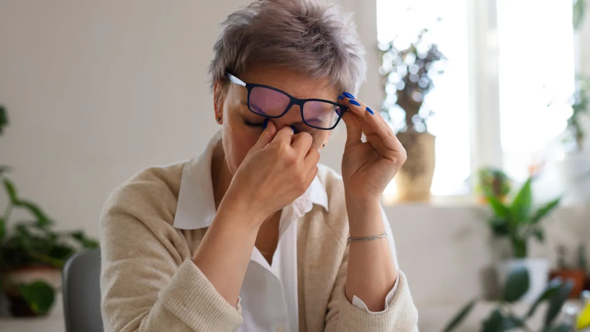 आपकी आंखों में हो रही है रेडनेस, जलन और सूखेपन की समस्या तो तुरंत आज़माएं बाबा रामदेव के ये टिप्स बाबा रामदेव टिप्स- India TV Hindi