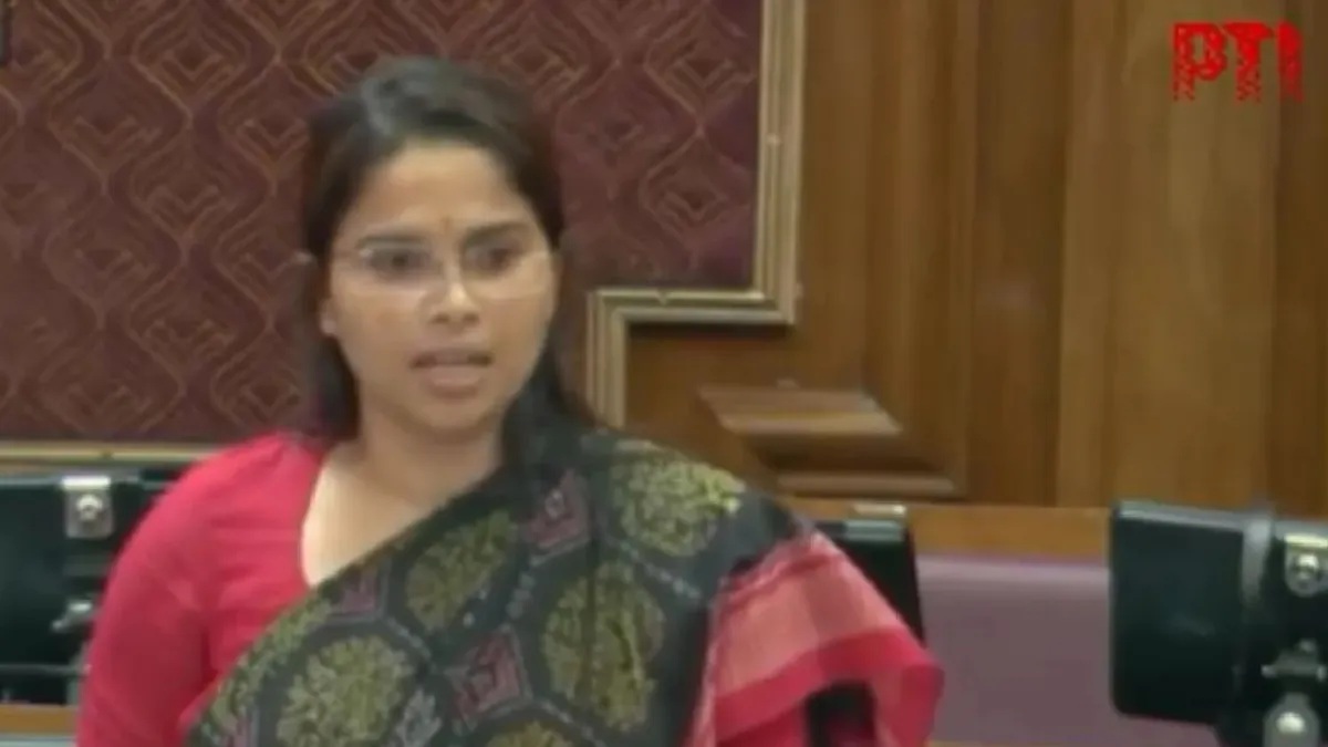 विधायक पूजा पाल को अखिलेश यादव ने सपा से किया निष्कासित, CM योगी की तारीफ की थी