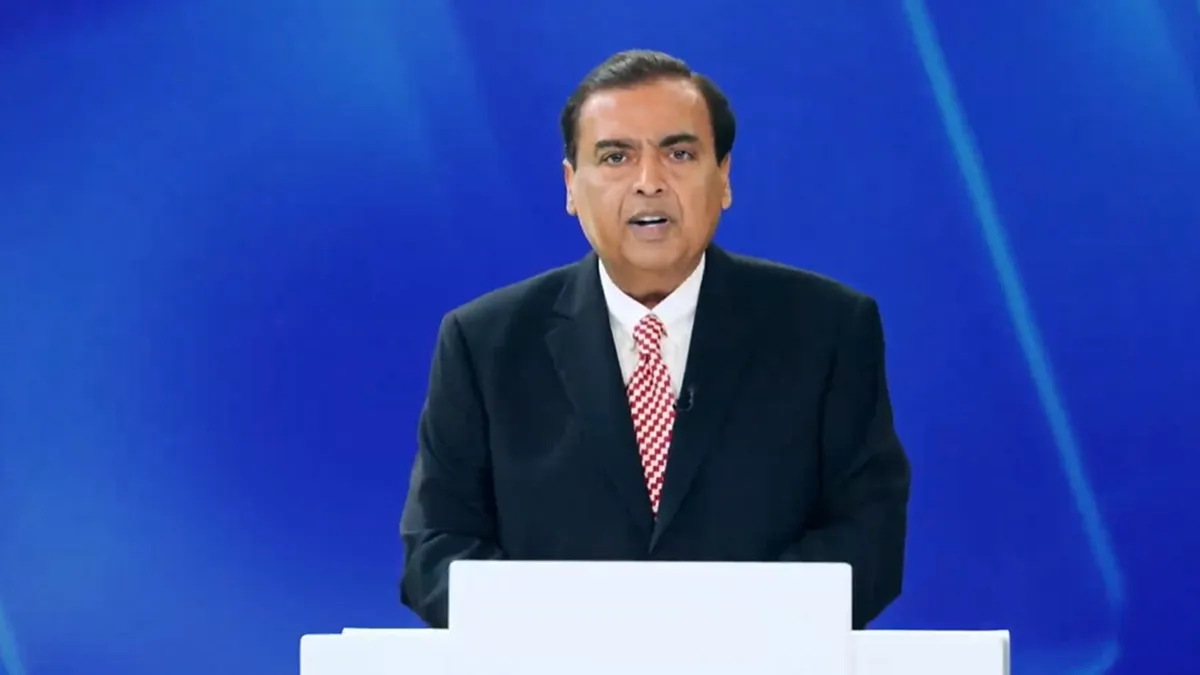 Reliance AGM 2025: मुकेश अंबानी बोले- रिलायंस 125 अरब डॉलर राजस्व वाली पहली कंपनी बनी, जियो IPO और AI कंपनी का ऐलान शुक्रवार को वार्षिक आम बैठक को संबोधित करते रिलायंस इंडस्ट्रीज के चेयरमैन मुकेश अंबानी।- India TV Hindi