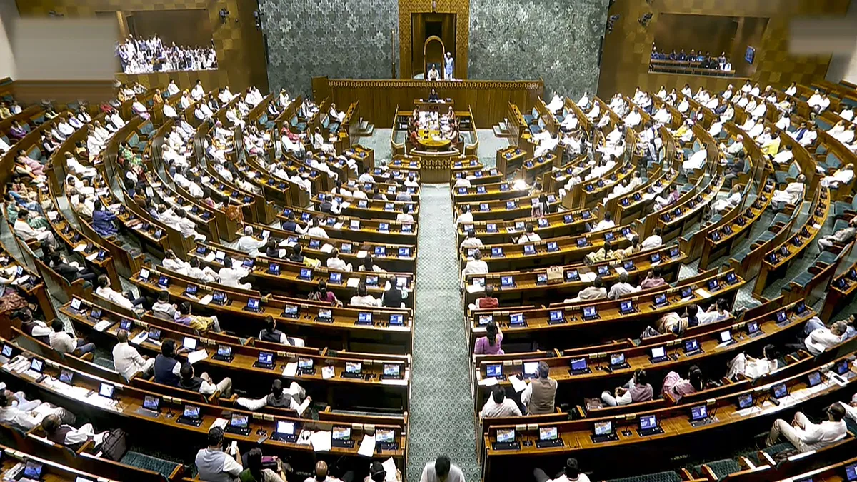 Parliament Monsoon Session LIVE: लोकसभा-राज्यसभा दोपहर 2 बजे तक के लिए स्थगित, विपक्ष का संसद परिसर में प्रदर्शन parliament monsoon session- India TV Hindi