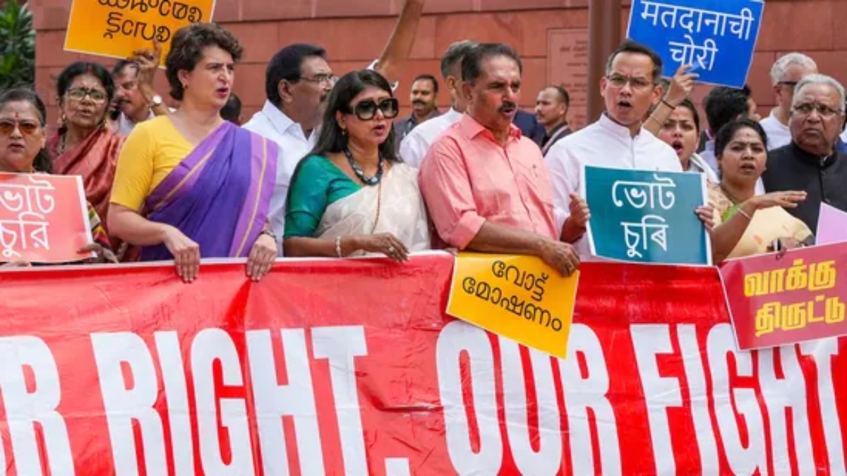 INDI Alliance Protest LIVE: 300 विपक्षी सांसद संसद से चुनाव आयोग तक करेंगे मार्च, पुलिस ने कहा- ‘नहीं दी अनुमति’