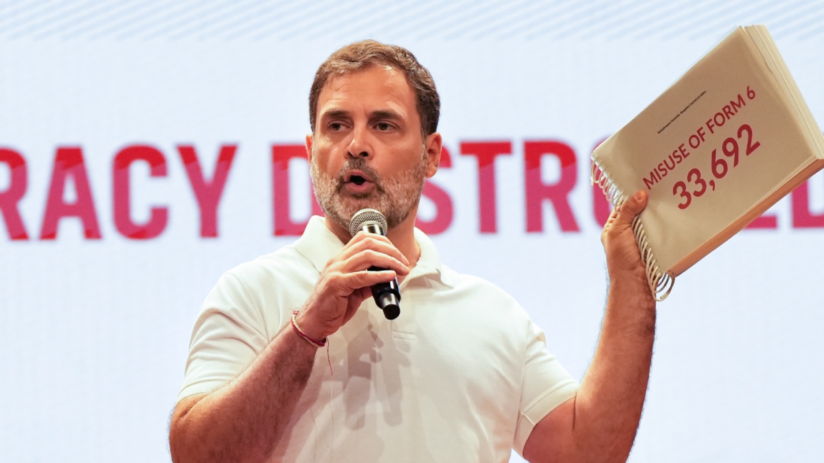 राहुल गांधी के आरोपों के बाद तीन राज्यों के चुनाव आयोग उठाया बड़ा कदम, कांग्रेस नेता से की ये मांग