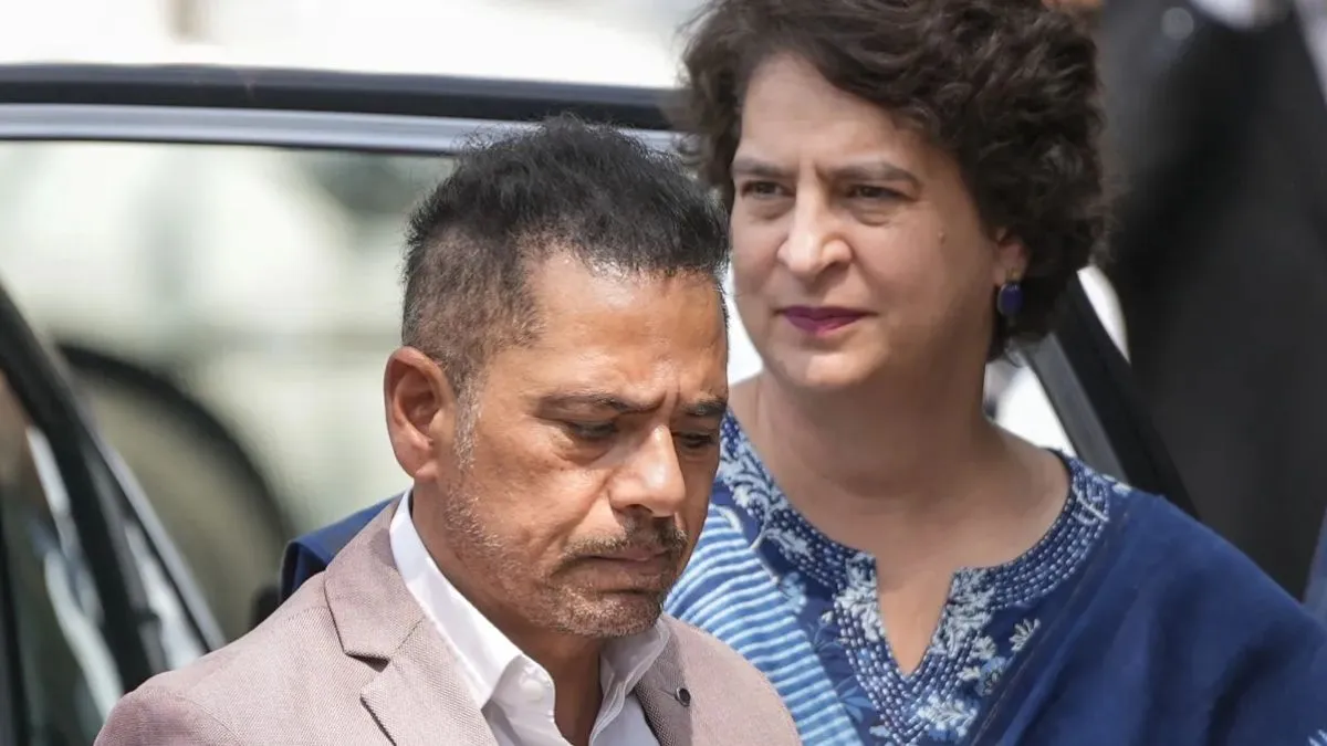रॉबर्ट वाड्रा की बढ़ सकती हैं मुश्किलें, ED के सूत्रों का दावा- "गलत तरीके से करीब 58 करोड़ रुपये कमाए" Robert Vadra- India TV Hindi