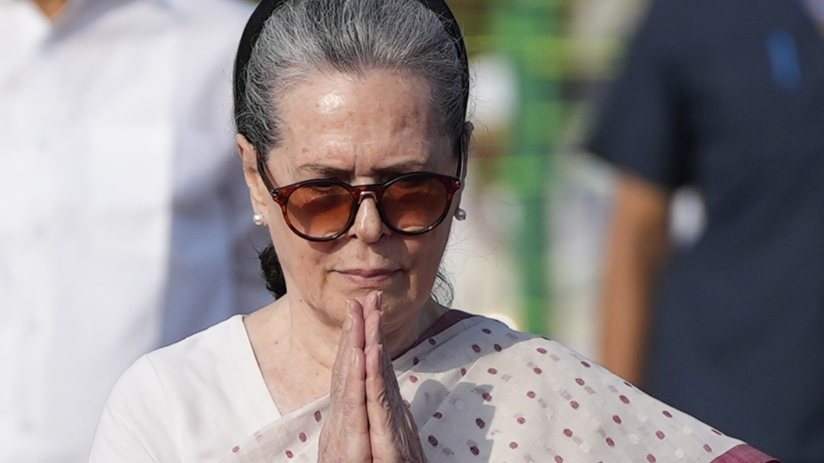 सोनिया गांधी पर बीजेपी का आरोप- नागरिकता मिलने से पहले ही वोटर लिस्ट में जुड़ गया था नाम; दस्तावेज जारी