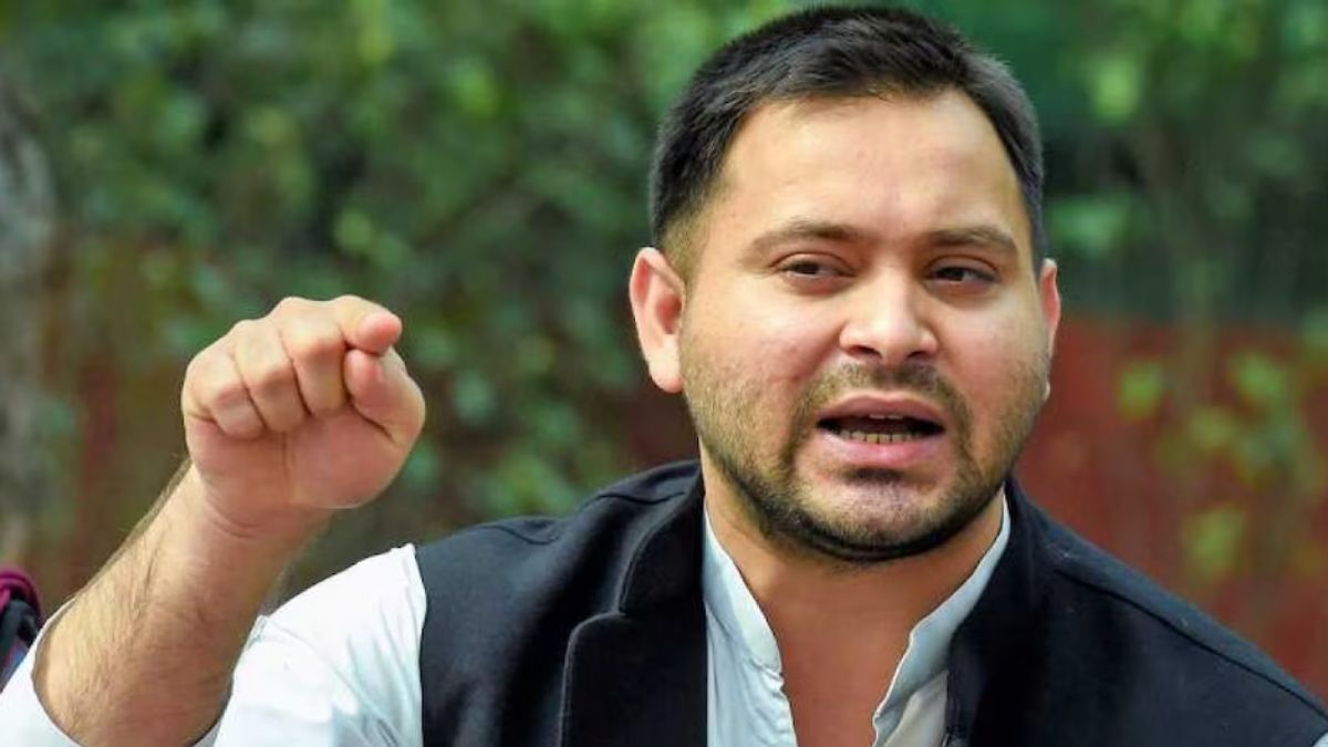 तेजस्वी यादव की बढ़ीं मुश्किलें, चुनाव आयोग ने जारी किया नोटिस, 2 वोटर आई कार्ड के संबंध में मांगा जवाब