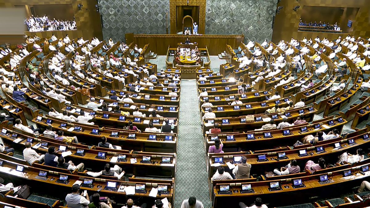 Parliament Monsoon Session Live: आज भी संसद में हंगामे के आसार, संजय सिंह ने स्थगन प्रस्ताव का नोटिस दिया