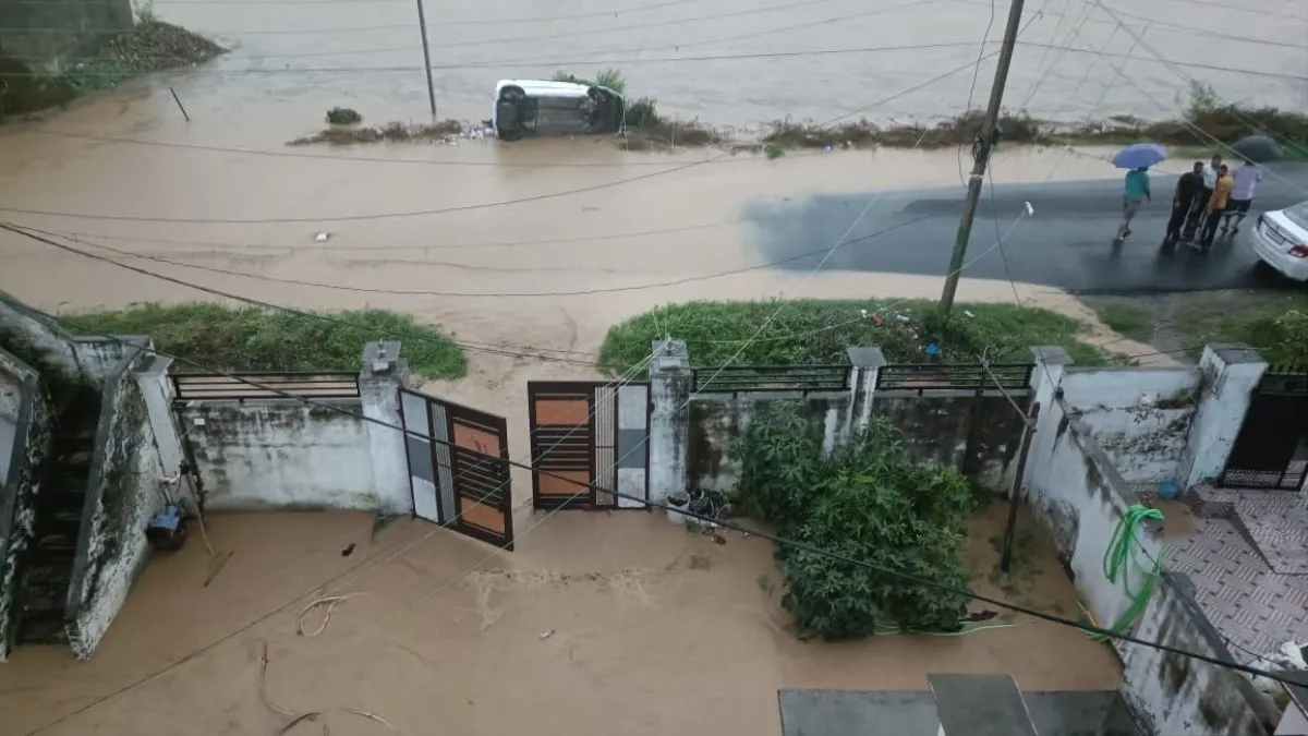 जम्मू-कश्मीर: कठुआ में बादल फटने से भारी तबाही, 7 की मौत, कई लोग घायल, जम्मू-पठानकोट हाईवे को नुकसान कठुआ में बादल फटने से...- India TV Hindi