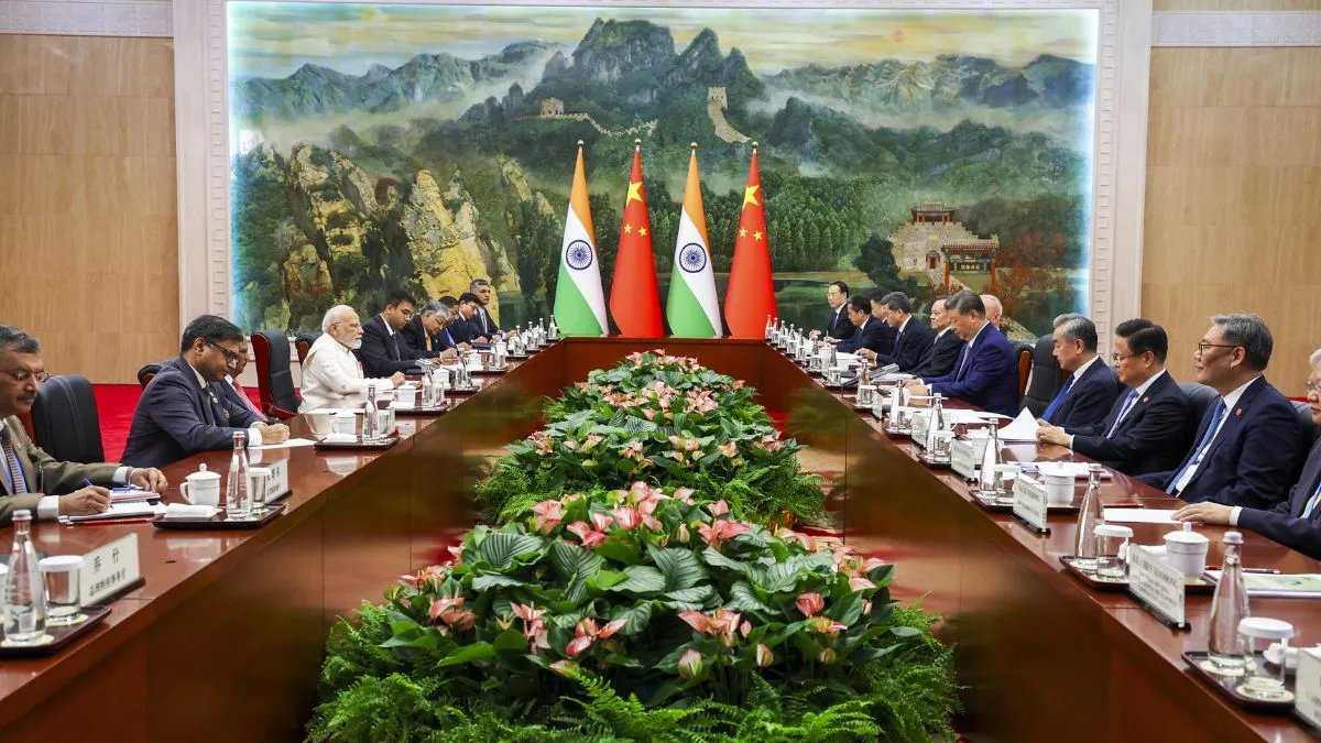 मैं PM मोदी से मिलकर बहुत खुश हुआ, मौजूदा हालात में भारत-चीन का अच्छे पड़ोसी और मित्र बनना जरूरीः जिनपिंग त्येनजिन में प्रधानमंत्री नरेंद्र मोदी और चीन के राष्ट्रपति शी जिनपिंग के बीच बैठक। - India TV Hindi