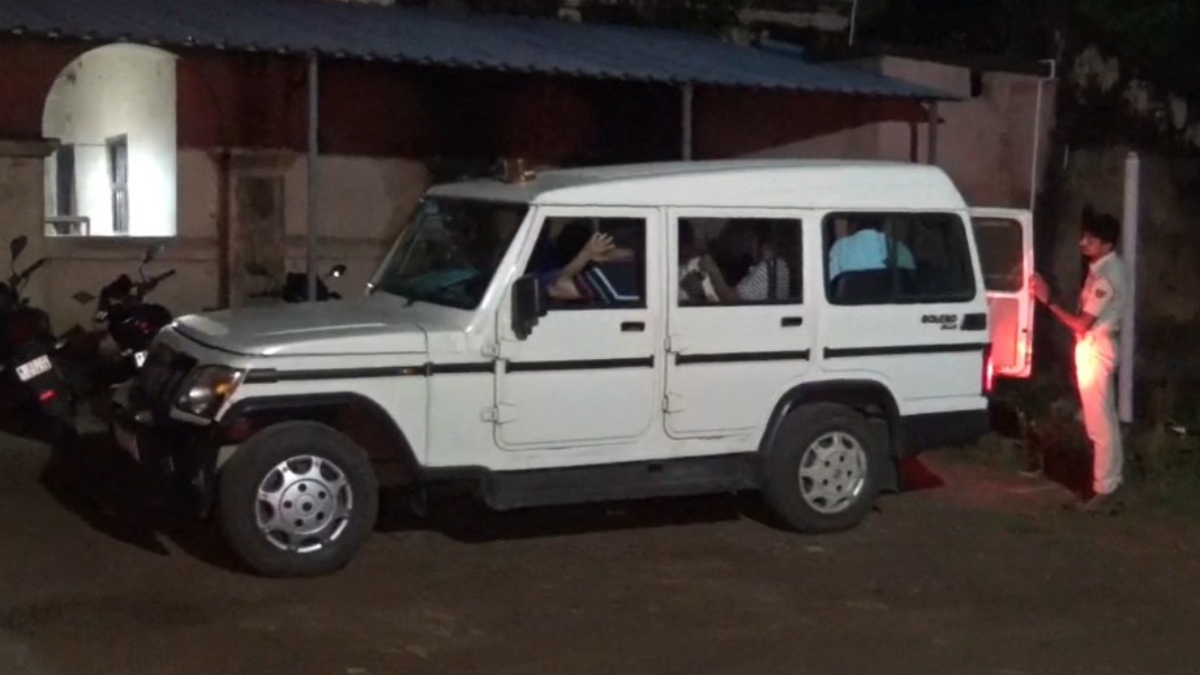 लड़की को अगवा कर 80 KM दूर ले गए, गैंगरेप कर वैन से दिया धक्का, फिर भाग निकले