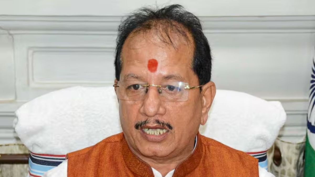 बिहार: डिप्टी CM विजय सिन्हा की बढ़ीं मुश्किलें, चुनाव आयोग ने नोटिस जारी करके 14 अगस्त तक मांगा जवाब