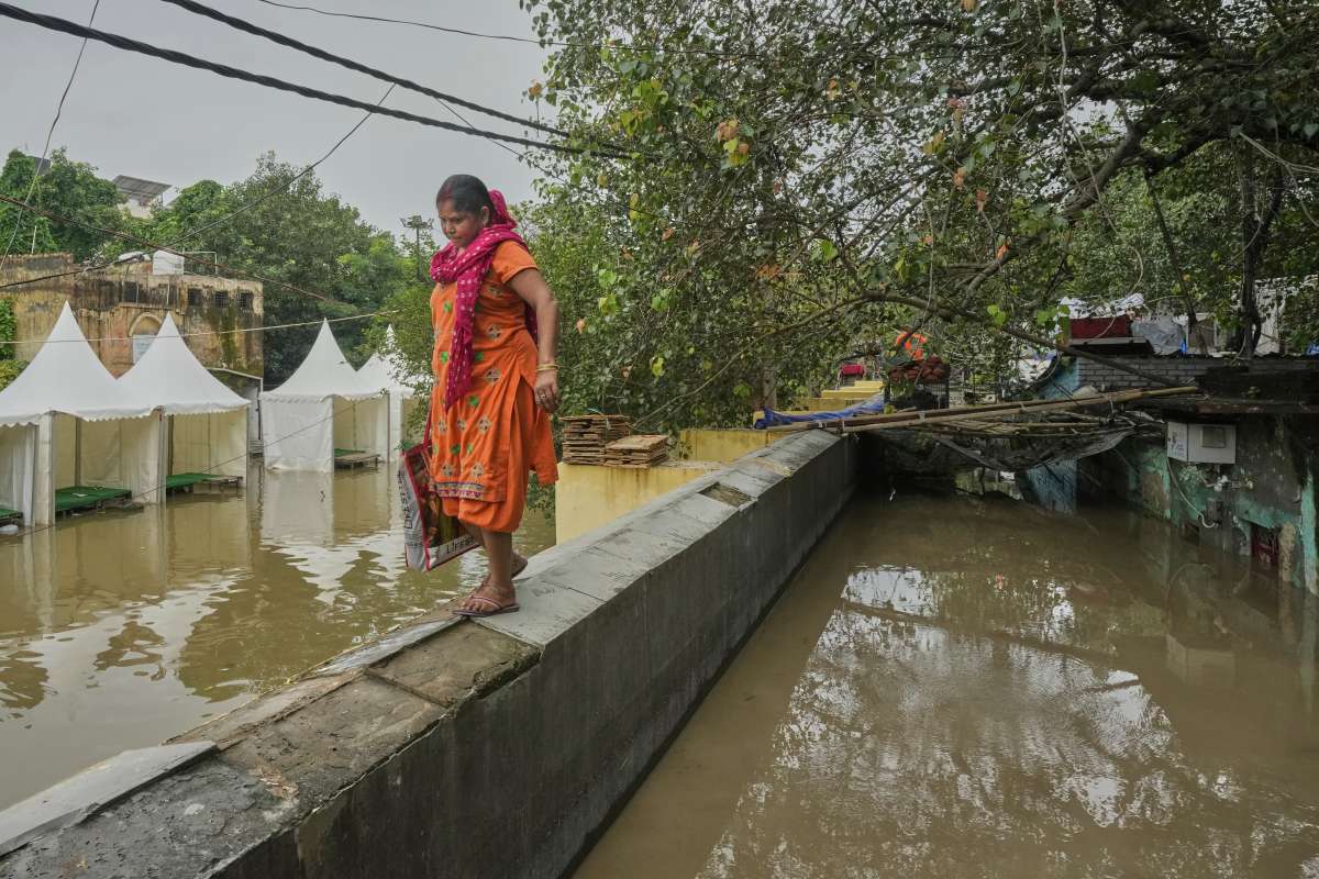 दिल्ली-NCR में आज भी बारिश से राहत नहीं, कई जगहों पर अलर्ट; जानें अन्य राज्यों का हाल