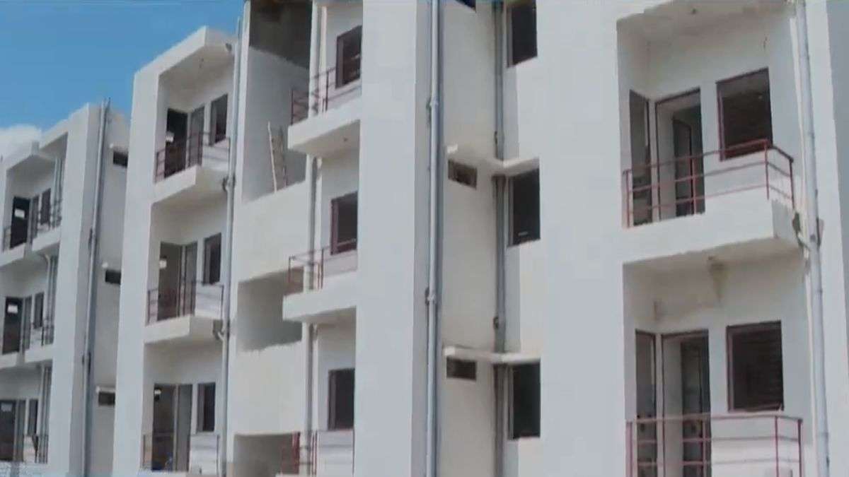 लखनऊ में मुख्तार अंसारी के कब्ज़े वाली ज़मीन पर बना फ्लैट आवंटन के लिए तैयार, जानिए कितने में मिलेगा घर