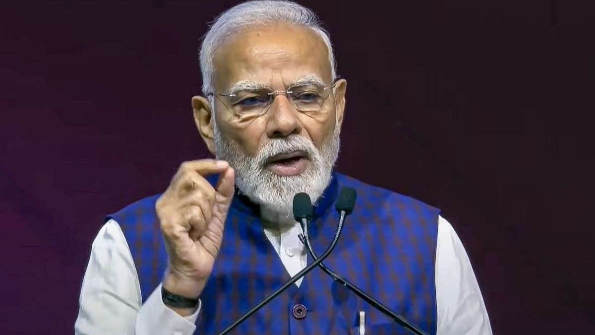 GST कटौती पर पीएम मोदी का पहला रिएक्शन, राजनाथ सिंह और अमित शाह का भी आया बयान GST कटौती पर पीएम मोदी का पहला रिएक्शन, राजनाथ सिंह और अमित शाह का भी आया बयान