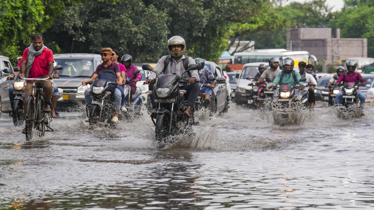 इस वीकेंड पर कैसा रहेगा दिल्ली-NCR का मौसम? जमकर होगी बारिश या खिलेगी धूप, जानिए IMD का ताजा अपडेट इस वीकेंड पर कैसा रहेगा दिल्ली-NCR का मौसम? जमकर होगी बारिश या खिलेगी धूप, जानिए IMD का ताजा अपडेट