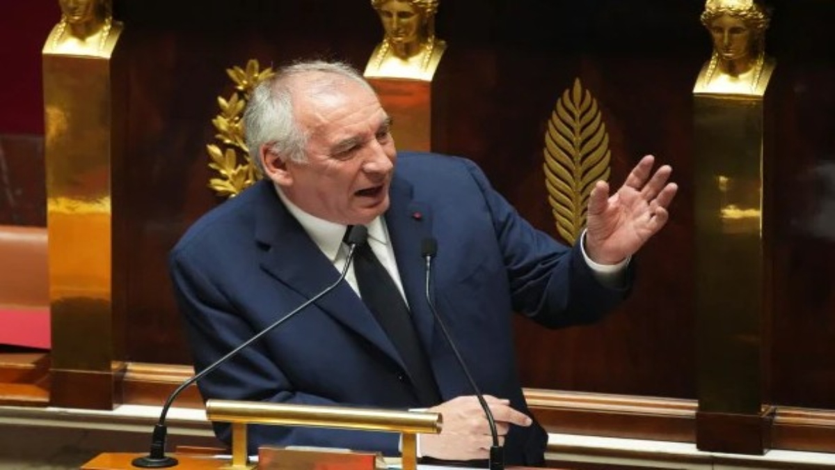 फ्रांस के राष्ट्रपति मैक्रों को बड़ा झटका, अब PM फ्रांस्वा बायरू हारे विश्वास मत, सामने आई ये वजह