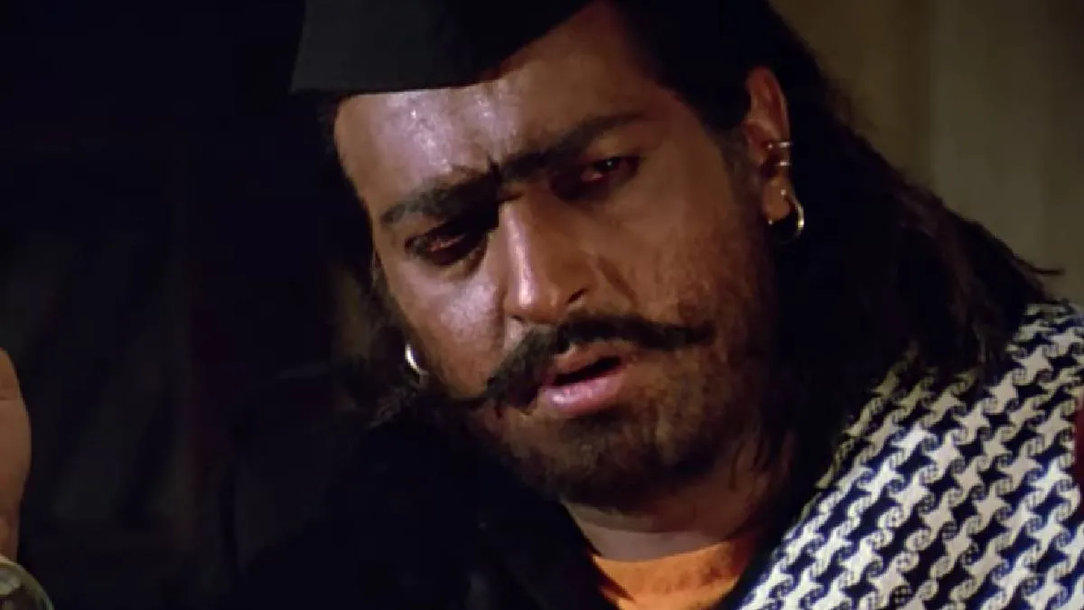 इस खूंखार विलेन की नाक में सुपरस्टार ने कर रखा था दम, दरवाजा खटखटा कर खराब कर देता था नींद, सामने आया सच Gulshan Grover- India TV Hindi
