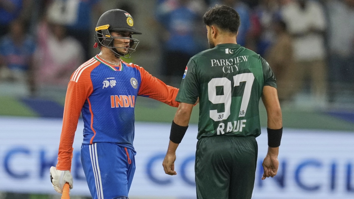 अभिषेक शर्मा और हारिस रऊफ के बीच हाथापाई की नौबत आई, क्रिकेट का मैदान बना अखाड़ा; बीच में आए अंपायर्स