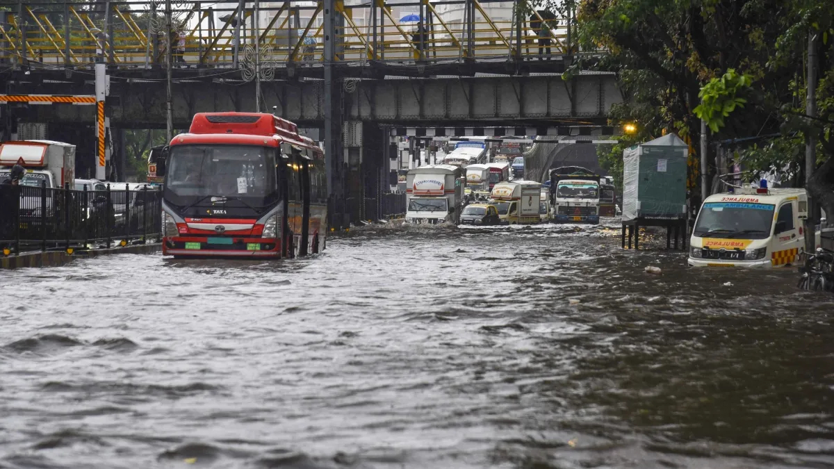 Maharashtra weather: महाराष्ट्र में 72 घंटे का हाई अलर्ट, मुंबई, ठाणे समेत इन जिलों में भीषण बारिश की चेतावनी; रेड अलर्ट जारी