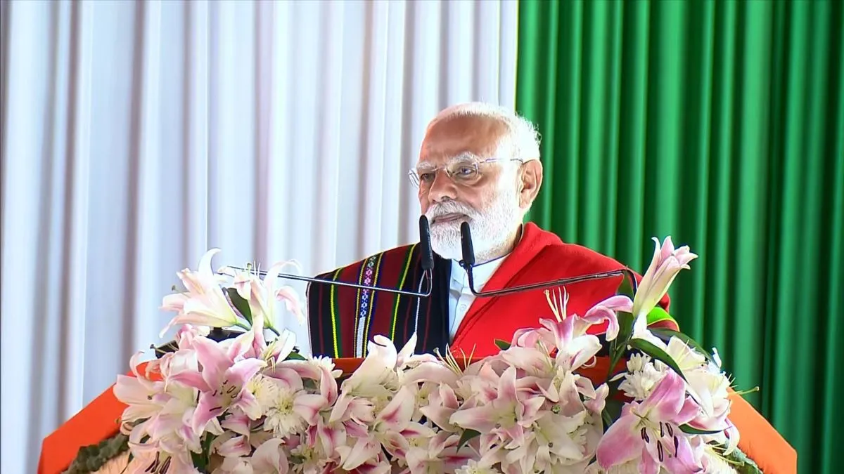चुराचांदपुर में मणिपुर हिंसा पर बोले PM मोदी, दुख जताते हुए कहा- "मैं अपील करूंगा कि शांति के रास्ते पर आगे बढ़ें" PM Modi - India TV Hindi
