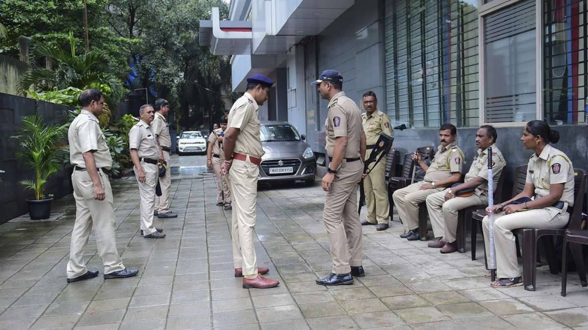 दोस्तों के साथ एक्ट्रेस ने प्रोड्यूसर की लगाई क्लास, पहले बनाया बंधक और लूटे 10 लाख