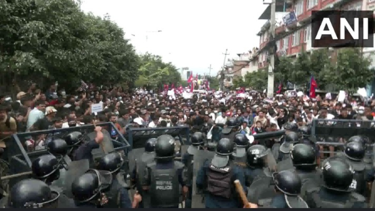 Nepal Gen-Z Protest: गृह मंत्री का इस्तीफा, परीक्षाएं हुईं कैंसिल, 10 प्वाइंट्स में जानें अबतक क्या क्या हुआ Nepal Gen-Z Protest: गृह मंत्री का इस्तीफा, परीक्षाएं हुईं कैंसिल, 10 प्वाइंट्स में जानें अबतक क्या क्या हुआ