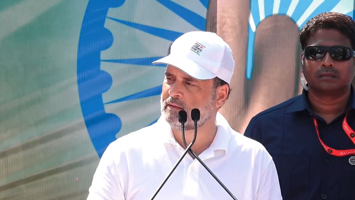 पटना में BJP पर बरसे राहुल गांधी, कहा- “हाइड्रोजन बम आने वाला है, मोदीजी अपना चेहरा देश को नहीं दिखा पाएंगे”