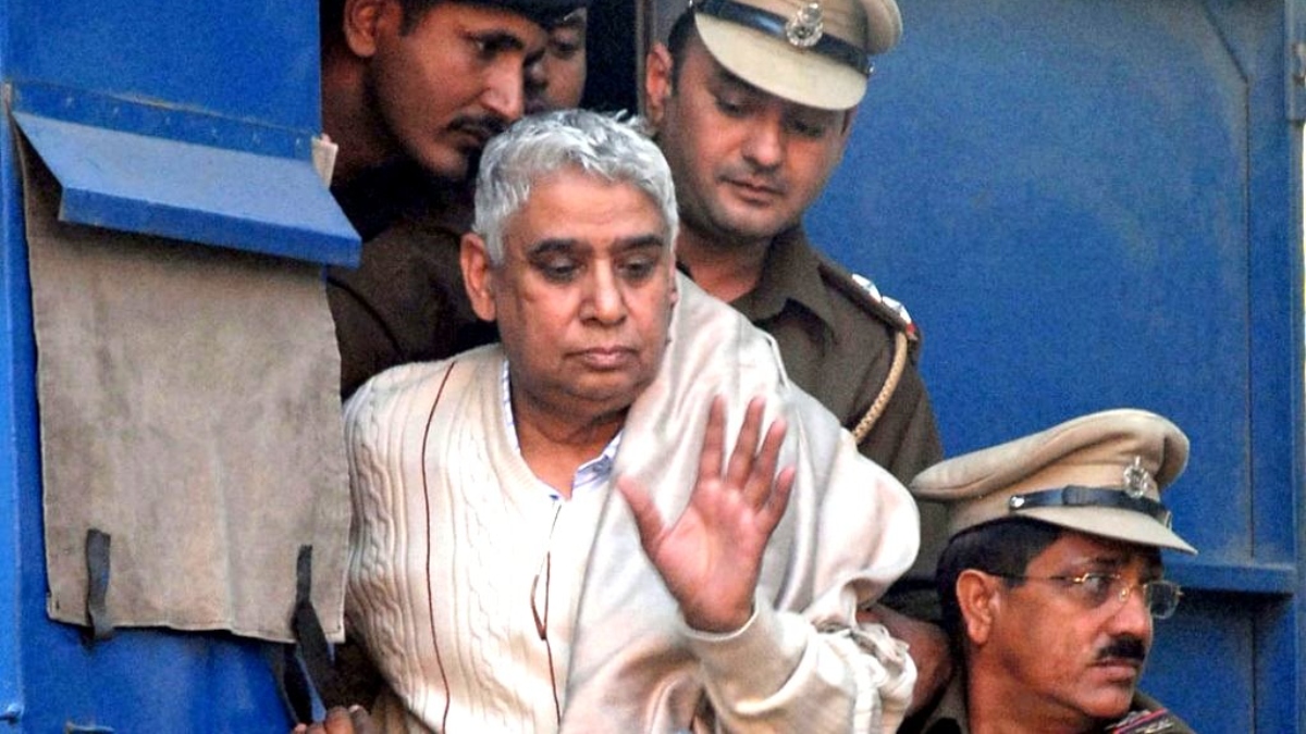 सतलोक आश्रम के प्रमुख रामपाल को मिली बड़ी राहत, अनुयायियों की मौत के मामले में उम्रकैद की सजा निलंबित