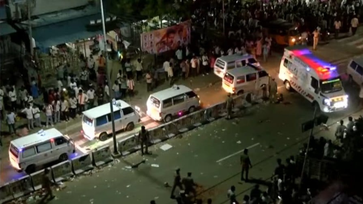 VIDEO: एक्टर विजय की रैली में कैसे मची भगदड़, बच्चों समेत 31 लोगों की कैसे हुई मौत? जानें