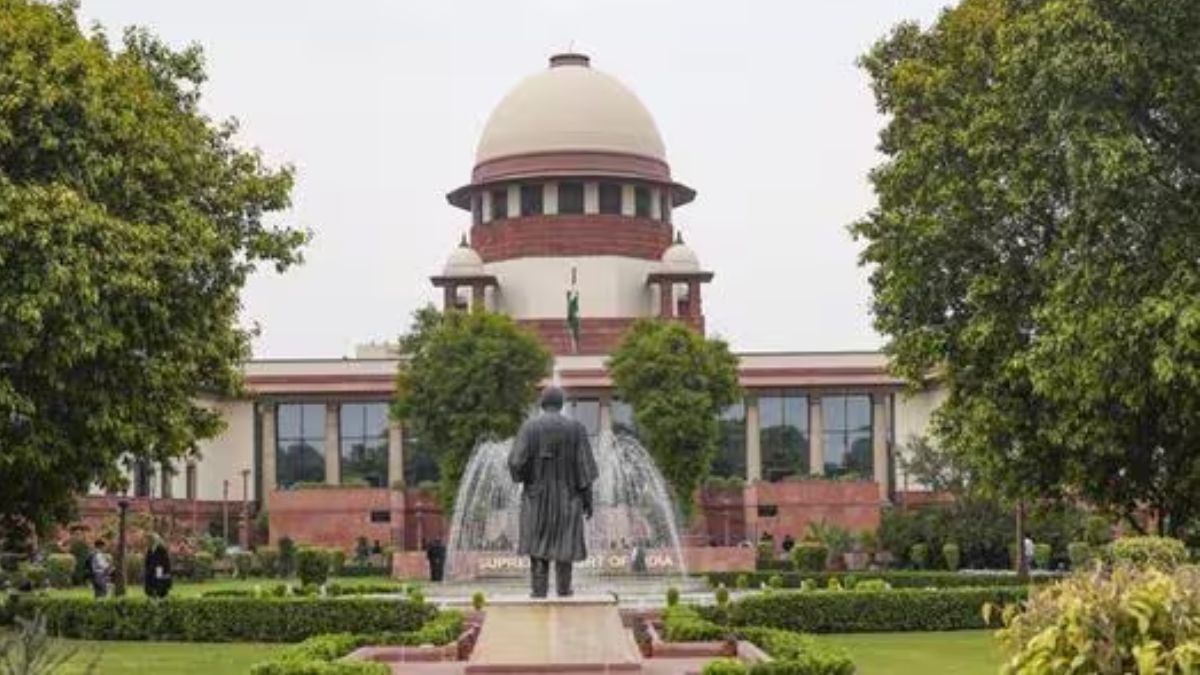 पटाखों पर बैन को लेकर सुप्रीम कोर्ट की बड़ी टिप्पणी, कहा- ‘अगर प्रतिबंध लगाना है तो…’