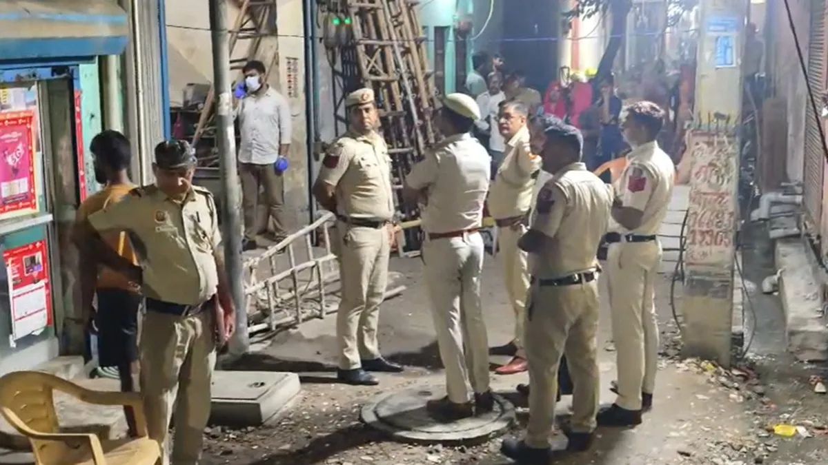राजधानी दिल्ली में डबल मर्डर, बेखौफ अपराधियों ने सरेआम मारी गोली; जांच में जुटी पुलिस