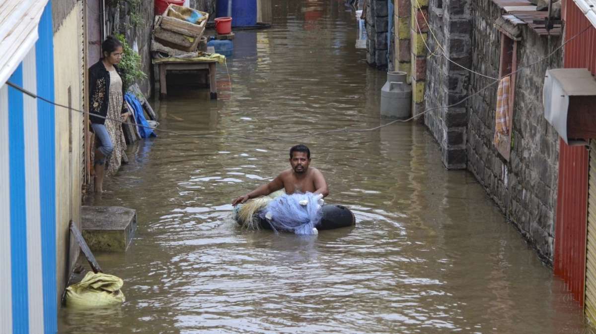 भारी बारिश ने मराठवाड़ा में बरपाया कहर, 11,500 से ज्यादा लोगों को निकाला गया; धाराशिव में दो की मौत