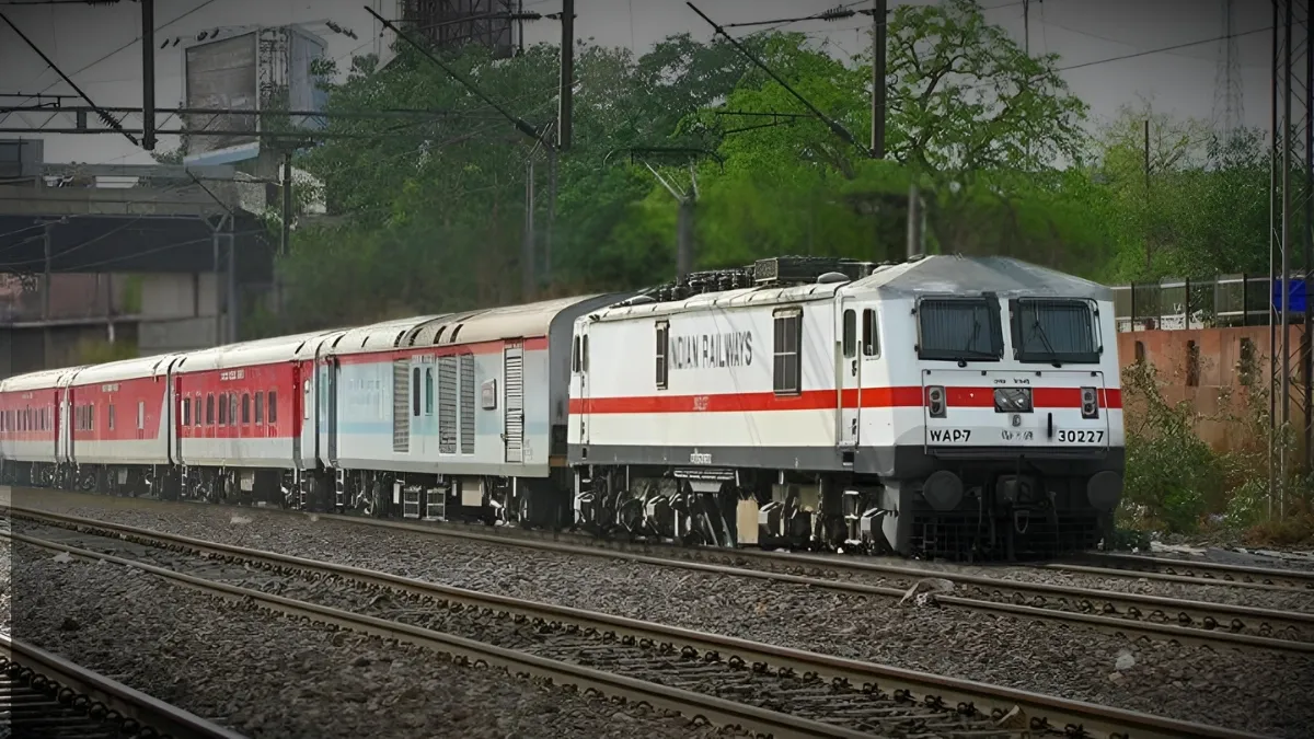 Festival AC train- India TV Paisa