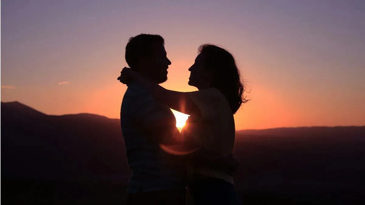 Love Horoscope 20th Oct 2025: आज इन 3 राशियां किसी तीसरे को प्रेम जीवन में न देने दें दखल, वरना टूट सकता है रिश्ता, पढ़ें लव राशिफल Love Horoscope - India TV Hindi