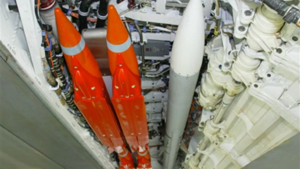 Explainer: क्या है AIM-120 AMRAAM मिसाइल की ताकत, जिसे पाकिस्तान को देने जा रहा अमेरिका; जानें इस्लामाबाद की रणनीति AIM-120 AMRAAM मिसाइल। - India TV Hindi