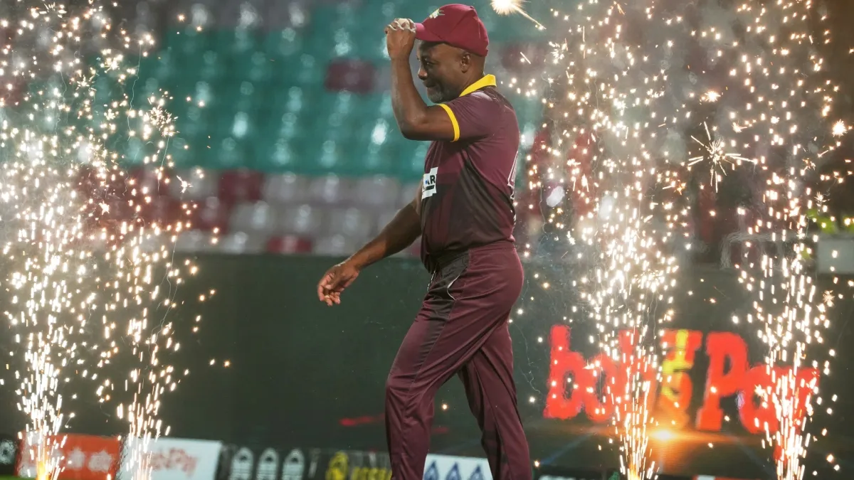 ब्रायन लारा और चंद्रशेखर को मिला लाइफटाइम अचीवमेंट सम्मान, रोहित और संजू सैमसन ने भी लूटी महफिल Brian Lara- India TV Hindi