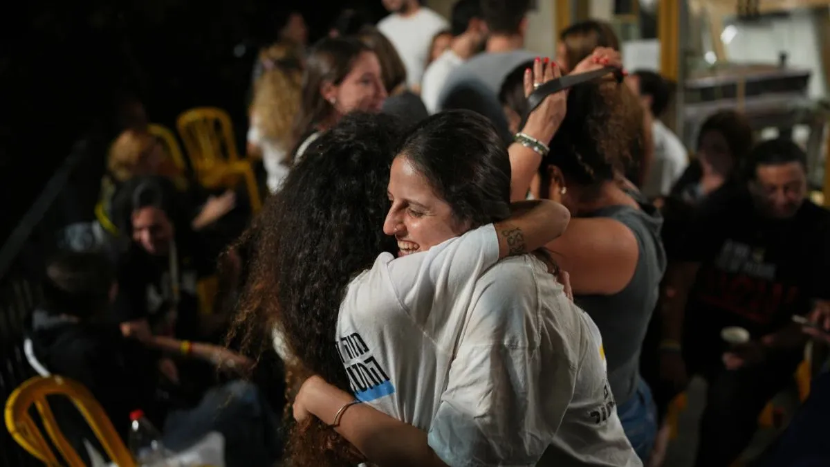 युद्धविराम के बाद गाजा में जश्न मनाते स्थानीय लोग (फाइल फोटो)- India TV Hindi