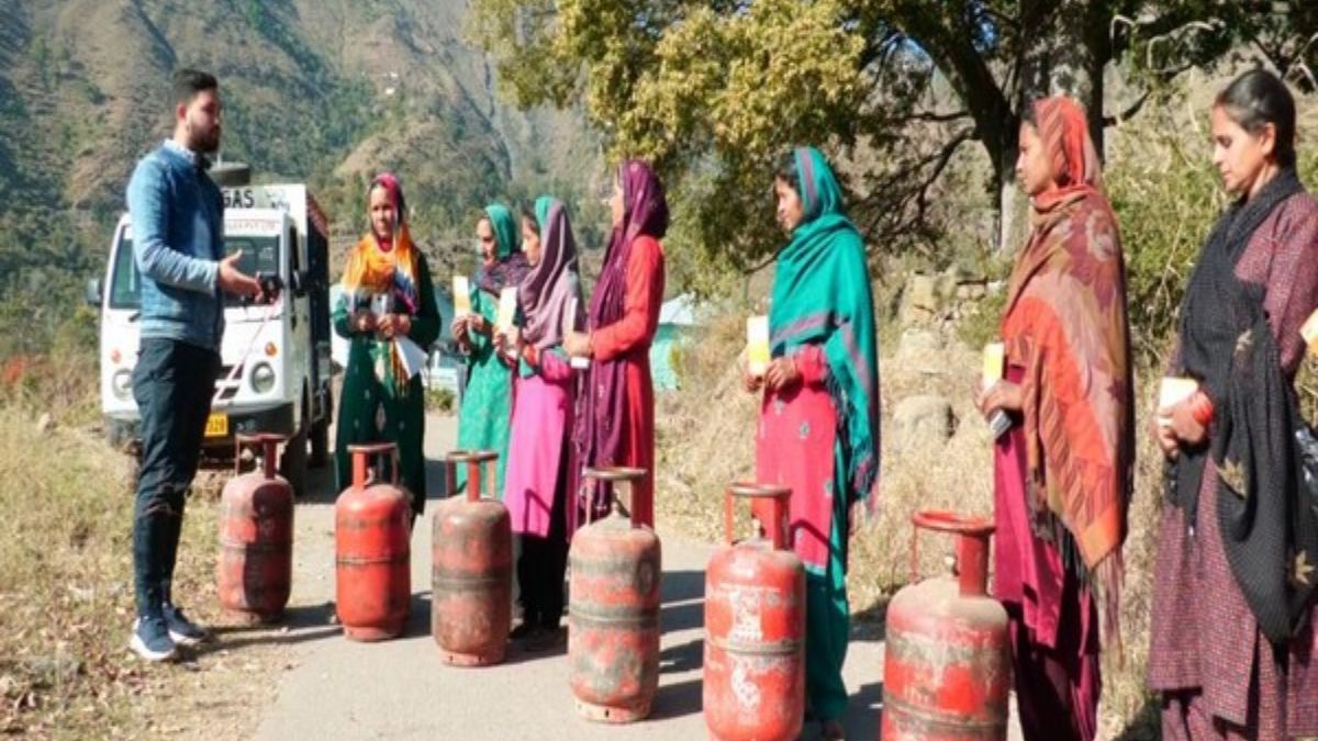 यूपी की लाखों महिलाओं के लिए खुशखबरी, दिवाली पर मिलेगा फ्री रसोई गैस सिलेंडर, जानिए कैसे मिलेगा लाभ