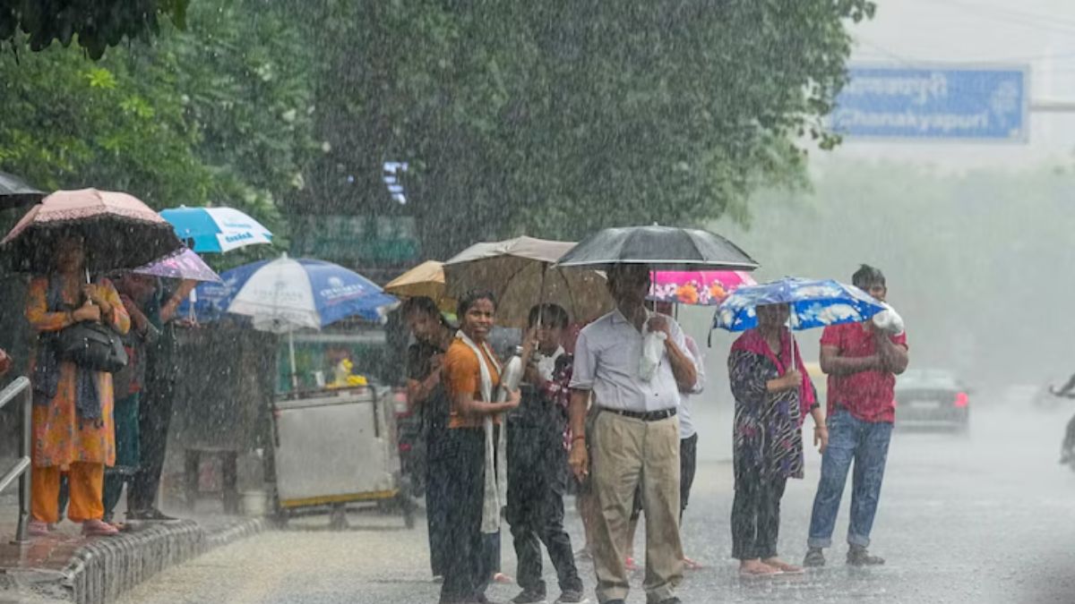 22 अक्टूबर का मौसमः देश के इन राज्यों में अगले 24 घंटे के दौरान गरज के साथ भारी बारिश की चेतावनी, चलेगी तेज हवाएं