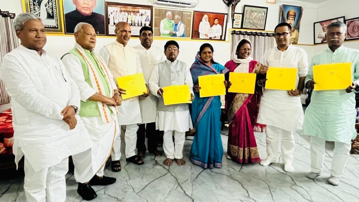 बिहार चुनाव: जीतनराम मांझी ने जारी की 6 उम्मीदवारों की लिस्ट, यहां देखें किसे कहां से मिला टिकट