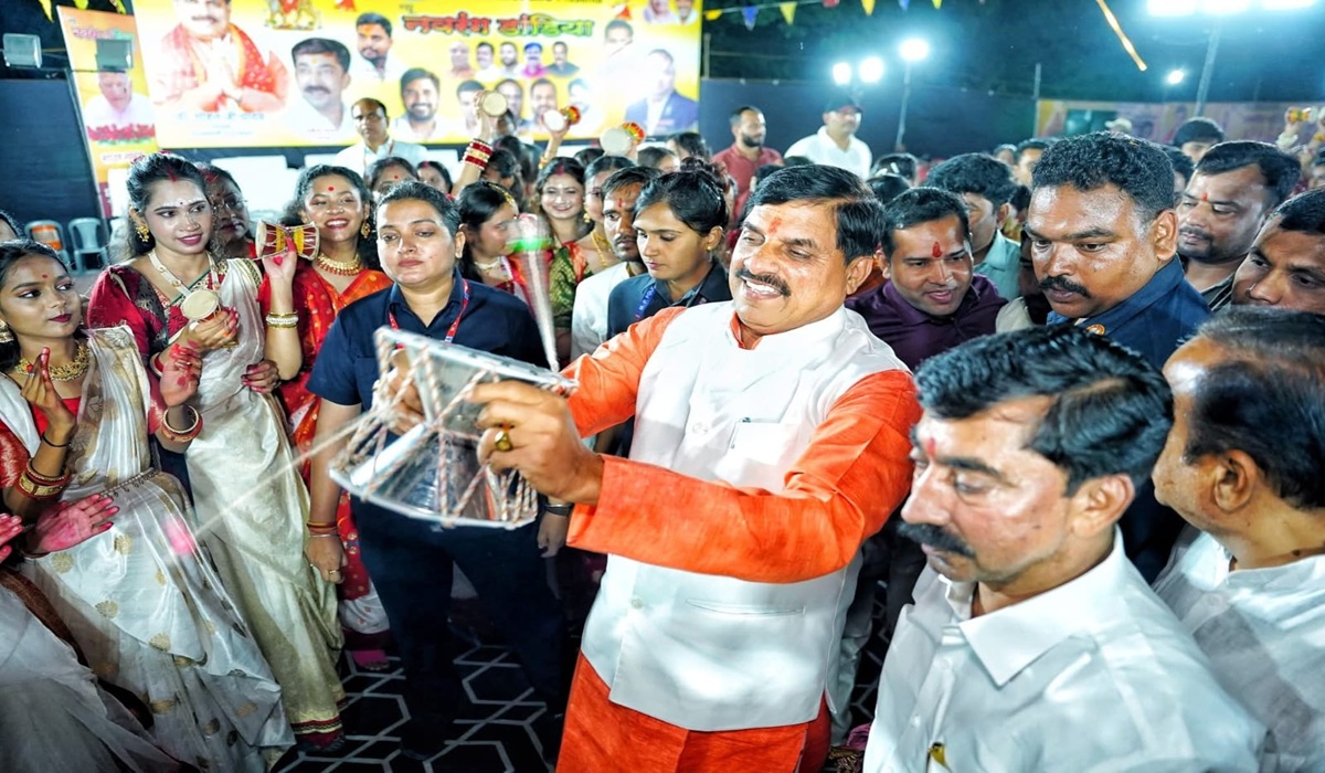 Good News: दीपावली की भाई दूज से लाडली बहनों को हर महीने 1500 रुपए की राशि दी जाएगी, सीएम मोहन यादव ने किया ऐलान