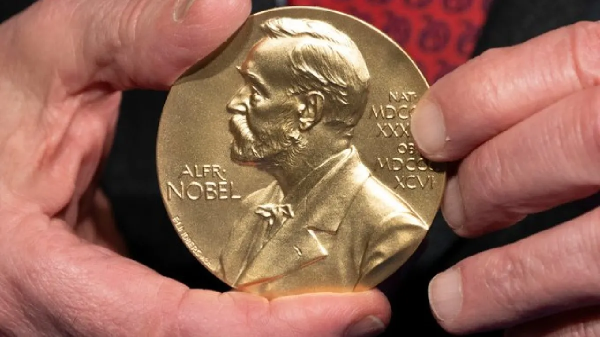 Nobel Prize 2025: चिकित्सा के क्षेत्र में नोबेल पुरस्कार का हुआ ऐलान, मैरी ई. ब्रुनको, फ्रेड रामस्डेल और शिमोन साकागुची को मिला सम्मान Nobel Prize in Medicine Announced- India TV Hindi