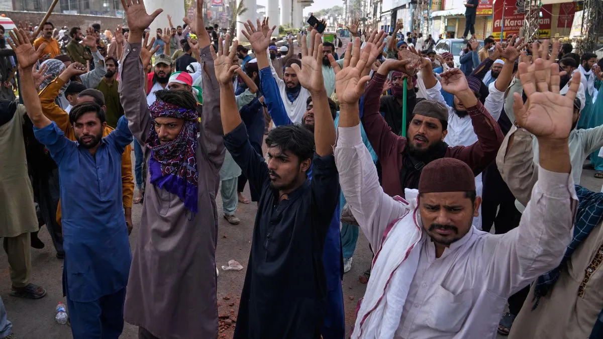 'गाजा पीस प्लान' को लेकर पाकिस्तान में मचा बवाल, शहबाज शरीफ और असीम मुनीर का विरोध हुआ तेज पाकिस्तान में TLP...- India TV Hindi
