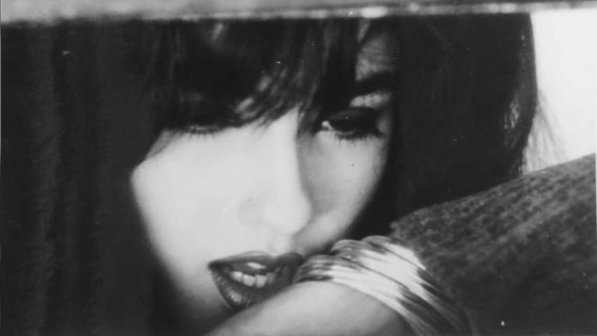 21 की उम्र में दो बच्चियों की मां बन गई थी ये हसीना, प्यार में देना चाहती थी अपनी जान 21 की उम्र में दो बच्चियों की मां बन गई थी ये हसीना, प्यार में देना चाहती थी अपनी जान