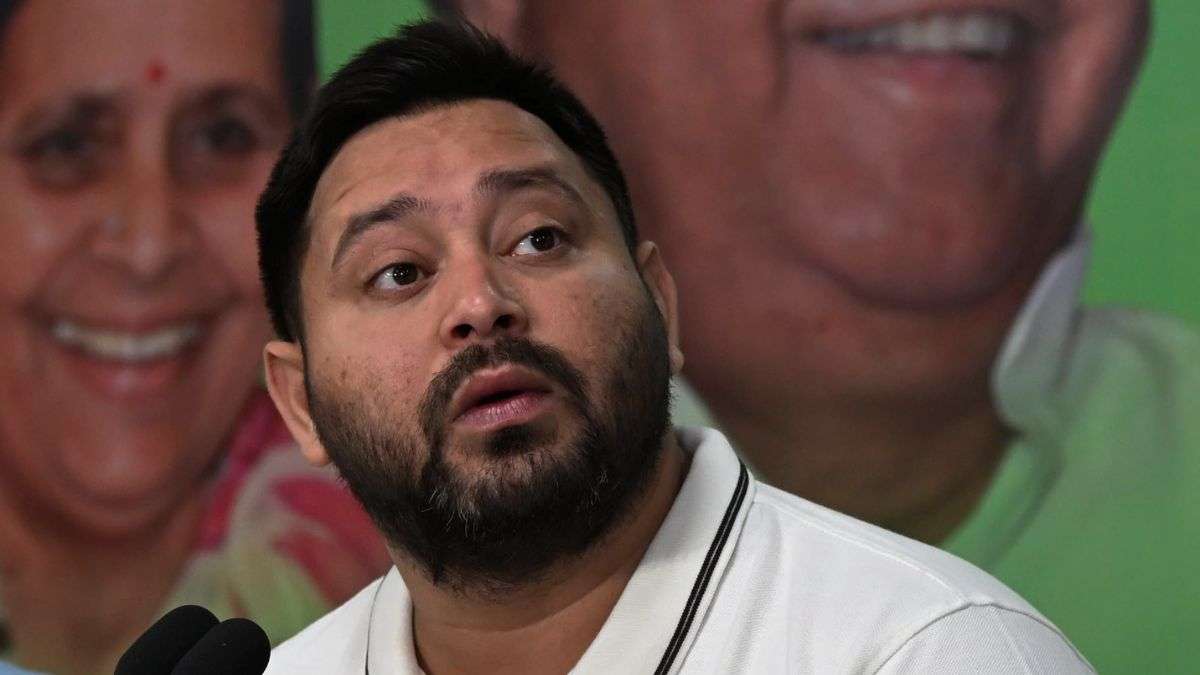 तेजस्वी के मुस्लिम वोट बैंक में सेंध? 2 सीटों पर दौड़ाए गए महागठबंधन उम्मीदवार, ओवैसी-PK ने बढ़ाई टेंशन तेजस्वी के मुस्लिम वोट बैंक में सेंध? 2 सीटों पर दौड़ाए गए महागठबंधन उम्मीदवार, ओवैसी-PK ने बढ़ाई टेंशन