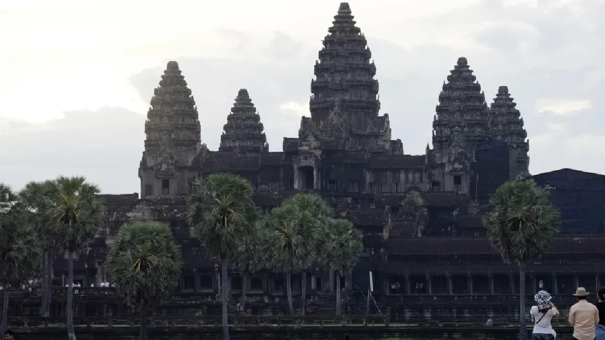 जानिए दुनिया के सबसे बड़े हिन्दू मंदिर का इतिहास, कहानी और रोचक तथ्य Cambodia Angkor Wat Temple- India TV Hindi