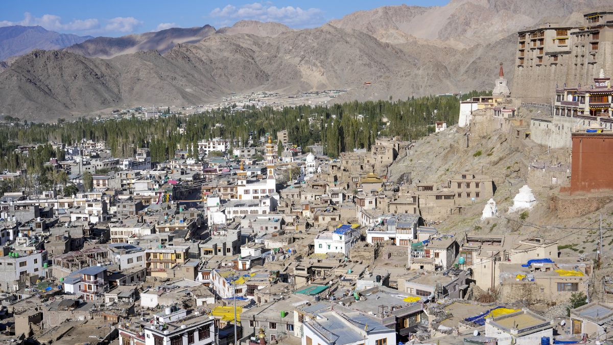 लेह में फिर से लगाई गई धारा-163, भीड़ जुटाई तो खैर नहीं; DM ने जारी किया आदेश
